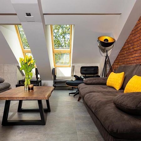 플로브디프 Industrial-Style 2Bd Loft With Parking Spot By Flat Mаnager 아파트 외부 사진