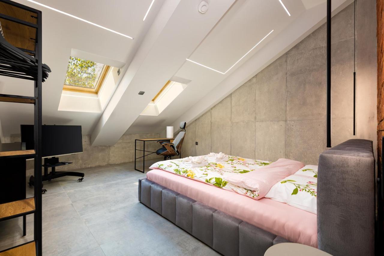 플로브디프 Industrial-Style 2Bd Loft With Parking Spot By Flat Mаnager 아파트 외부 사진