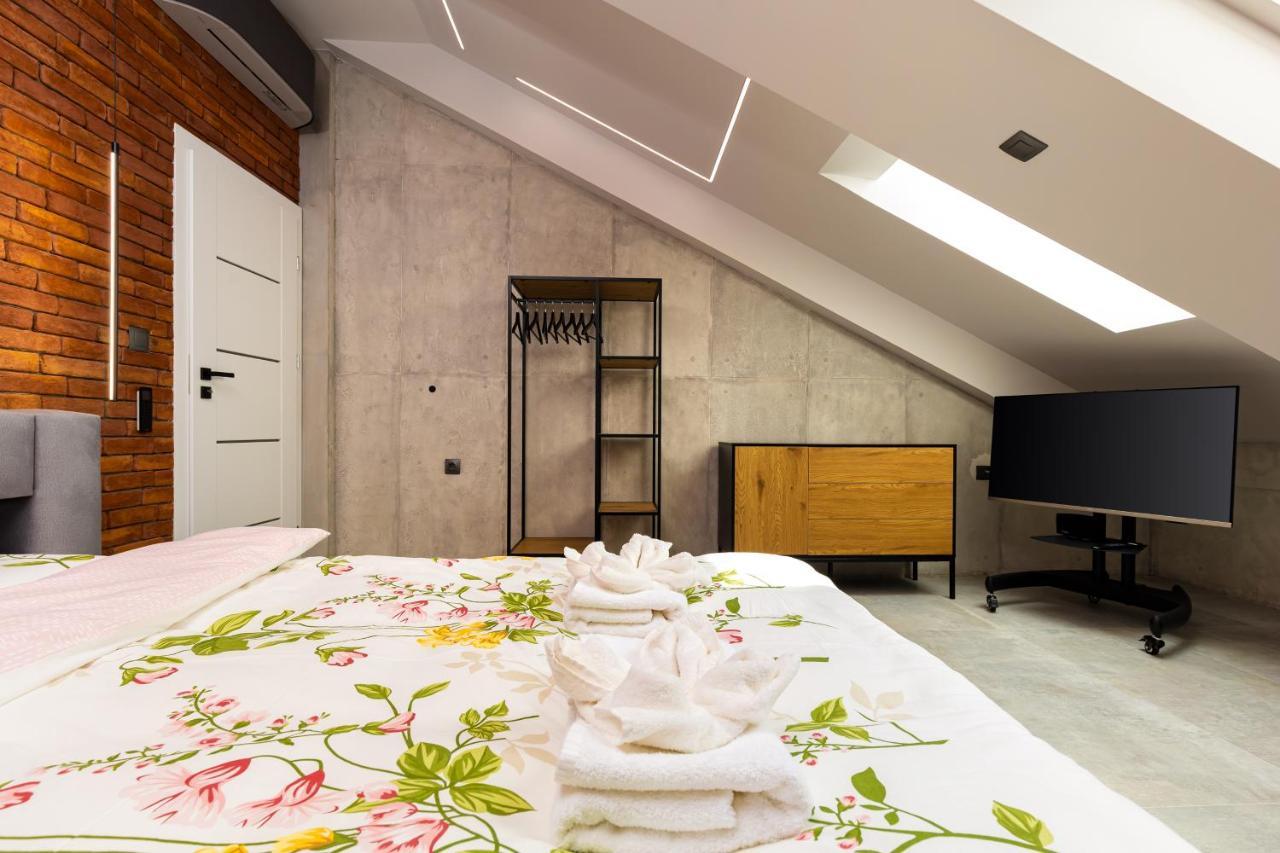 플로브디프 Industrial-Style 2Bd Loft With Parking Spot By Flat Mаnager 아파트 외부 사진