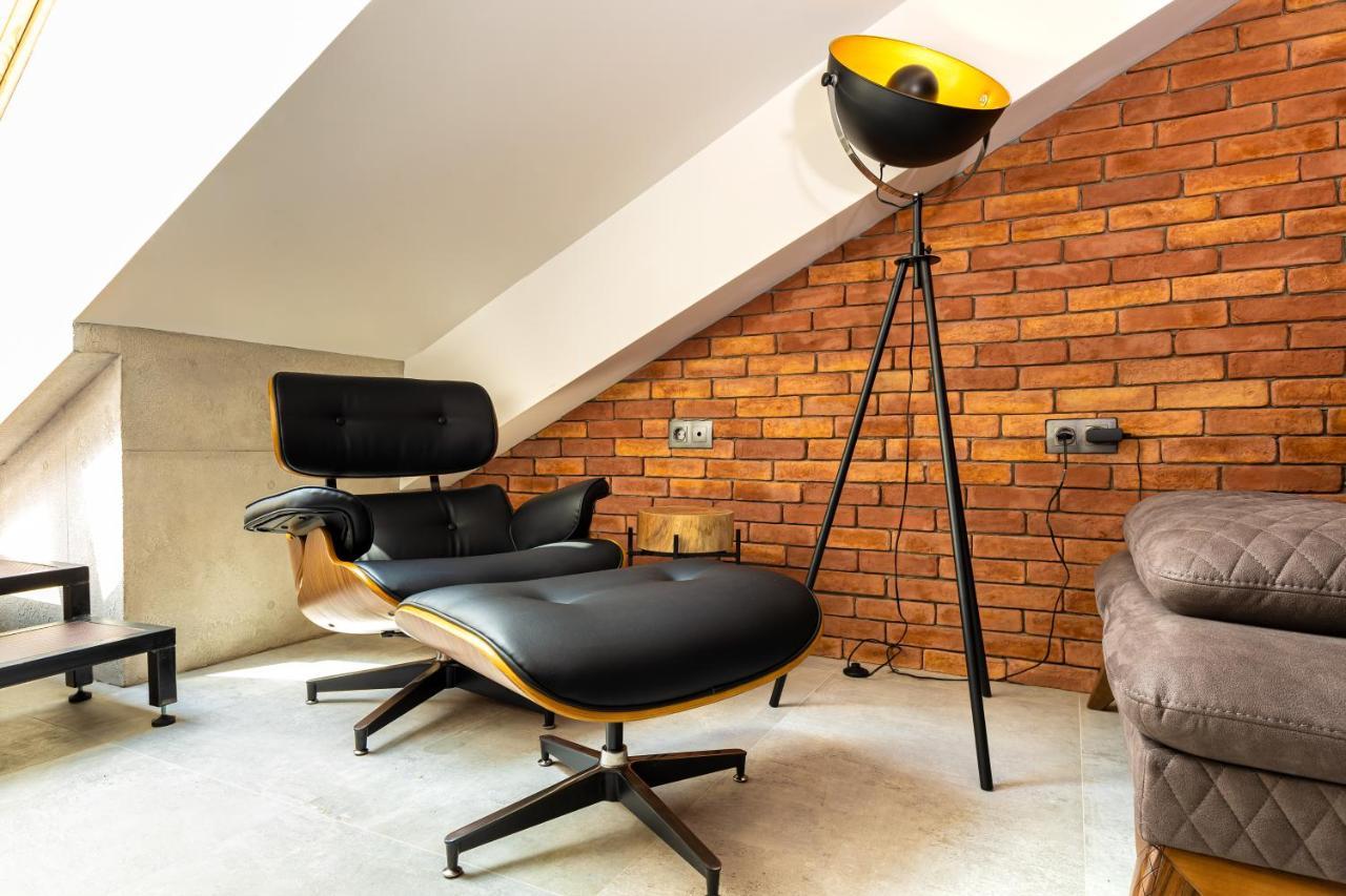 플로브디프 Industrial-Style 2Bd Loft With Parking Spot By Flat Mаnager 아파트 외부 사진